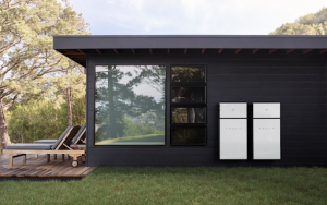 Người dân ồ ạt lưu trữ điện mặt trời mái nhà nhờ tăng tiền hỗ trợ lên gấp...