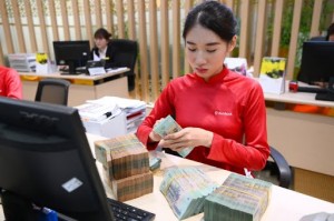 Ngân hàng dùng AI tái cấu trúc nhân sự, cắt giảm vị trí lặp lại