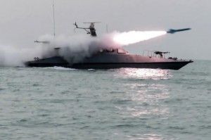 Iran cảnh báo eo biển Hormuz sẽ là 'mồ chôn tàu sân bay Mỹ'